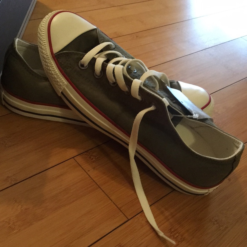 Unisex Olive Converse